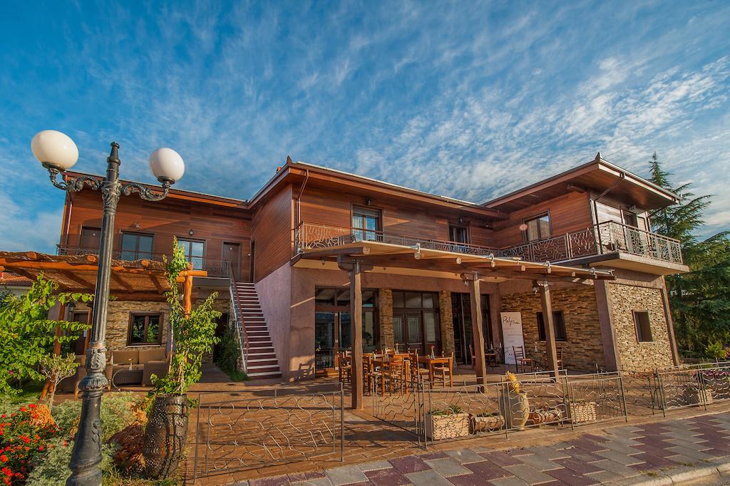 Polys Guest House Katachás Buitenkant foto
